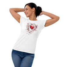 Load image into Gallery viewer, Hearts Black and White tshirt