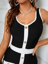 Cargar imagen en el visor de la galería, Elegant button white and black Dress 2023