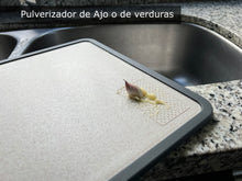 Load image into Gallery viewer, Tabla Para Picar Cortar Alimentos Acero Inoxidable con Dos Afiladores y antibacteríal